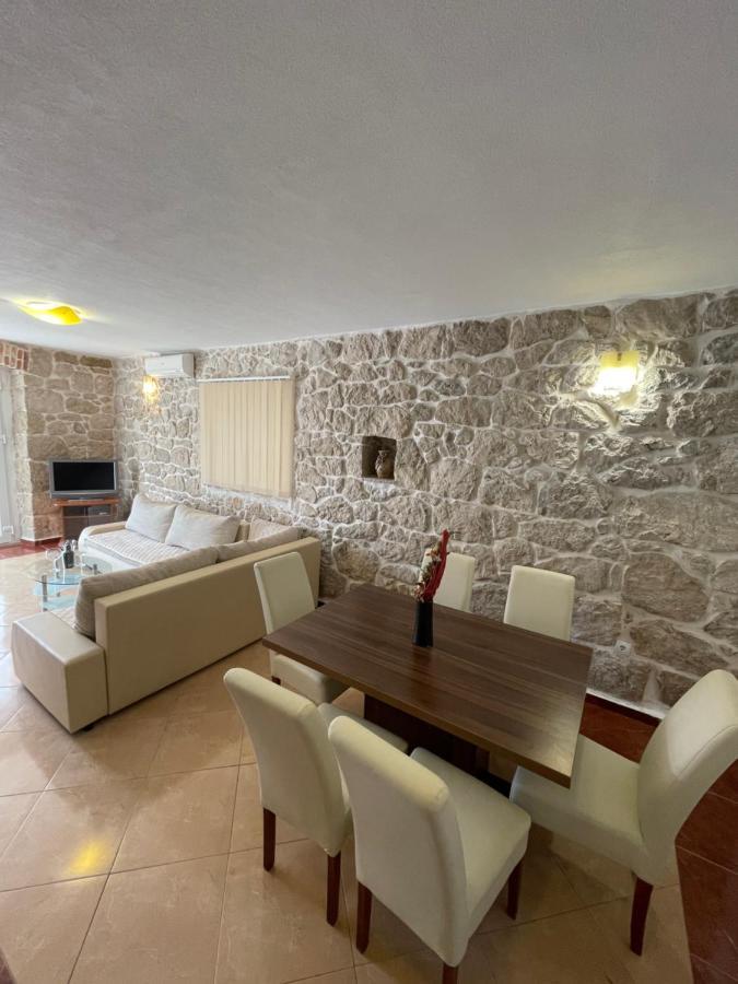 Ivan I Matej Apartments Блаце Экстерьер фото